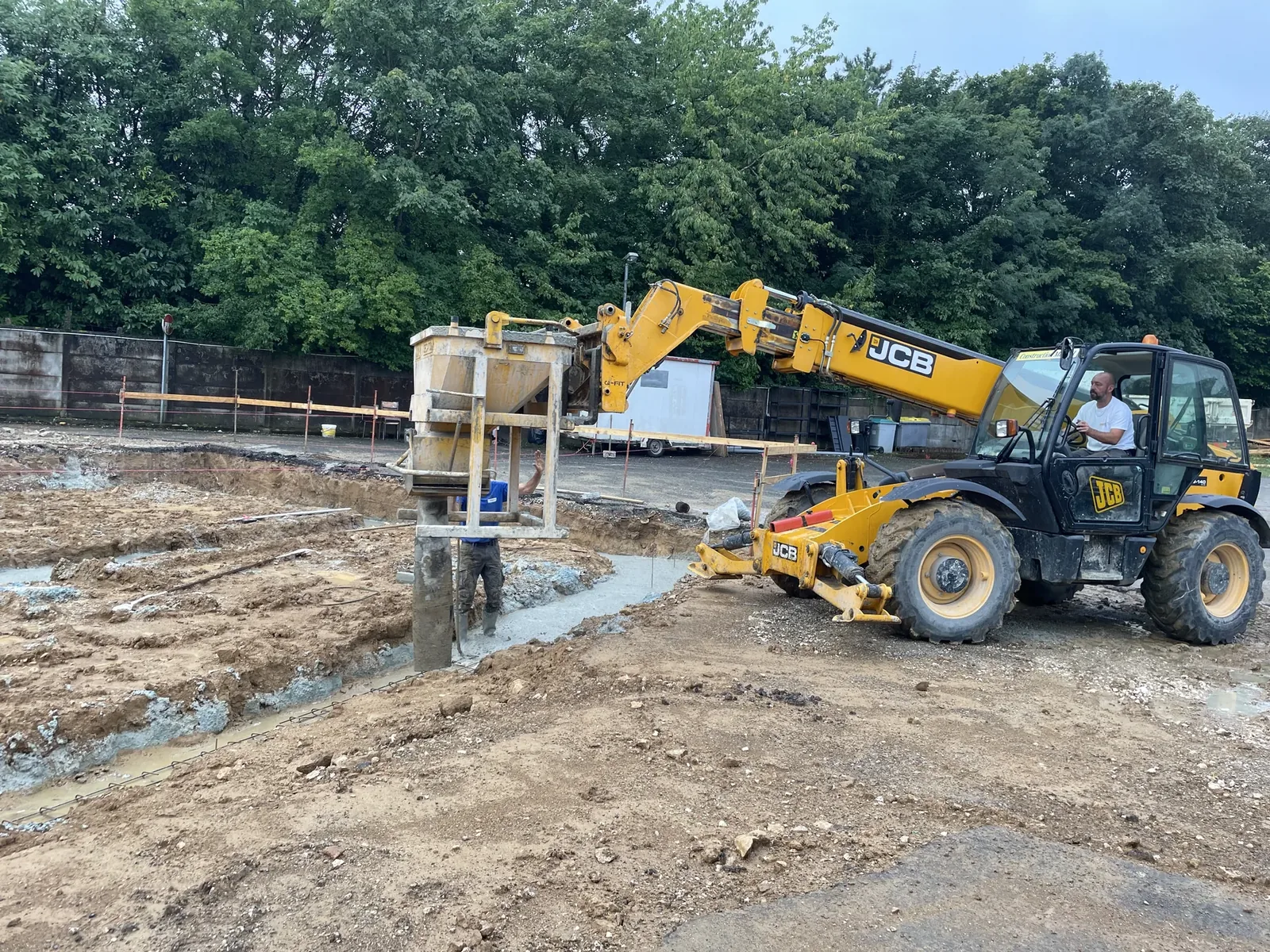 Travaux de fondations et terrassement sur le chantier de Brie-Comte-Robert
