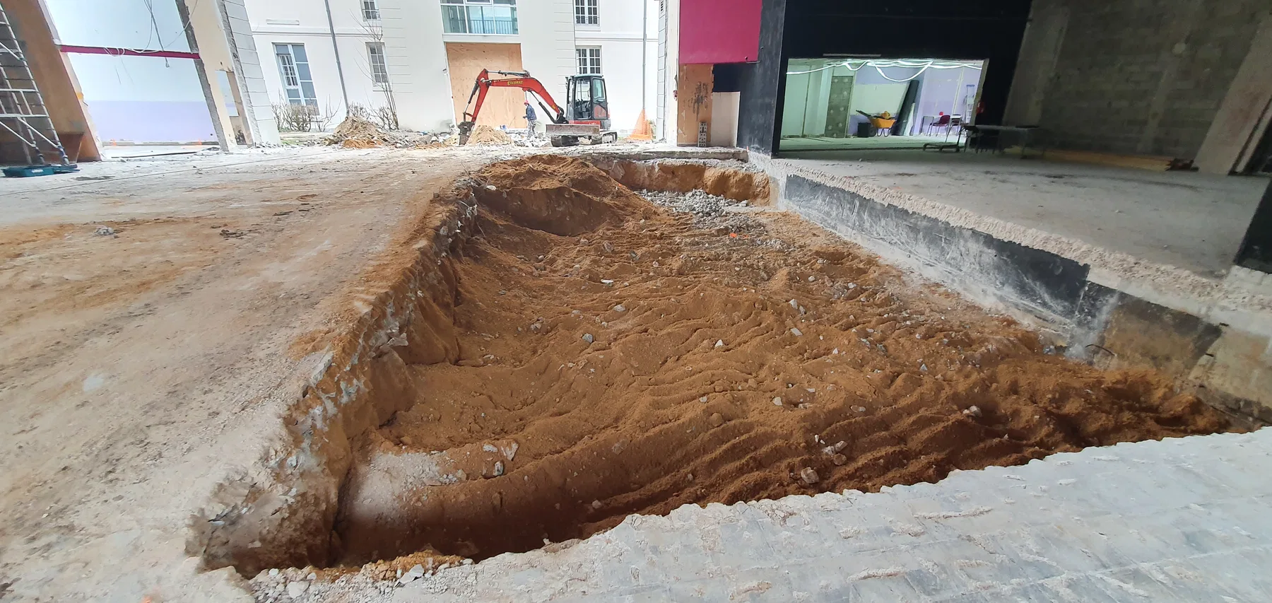 Terrassement intérieur pour les nouveaux ouvrages du centre culturel