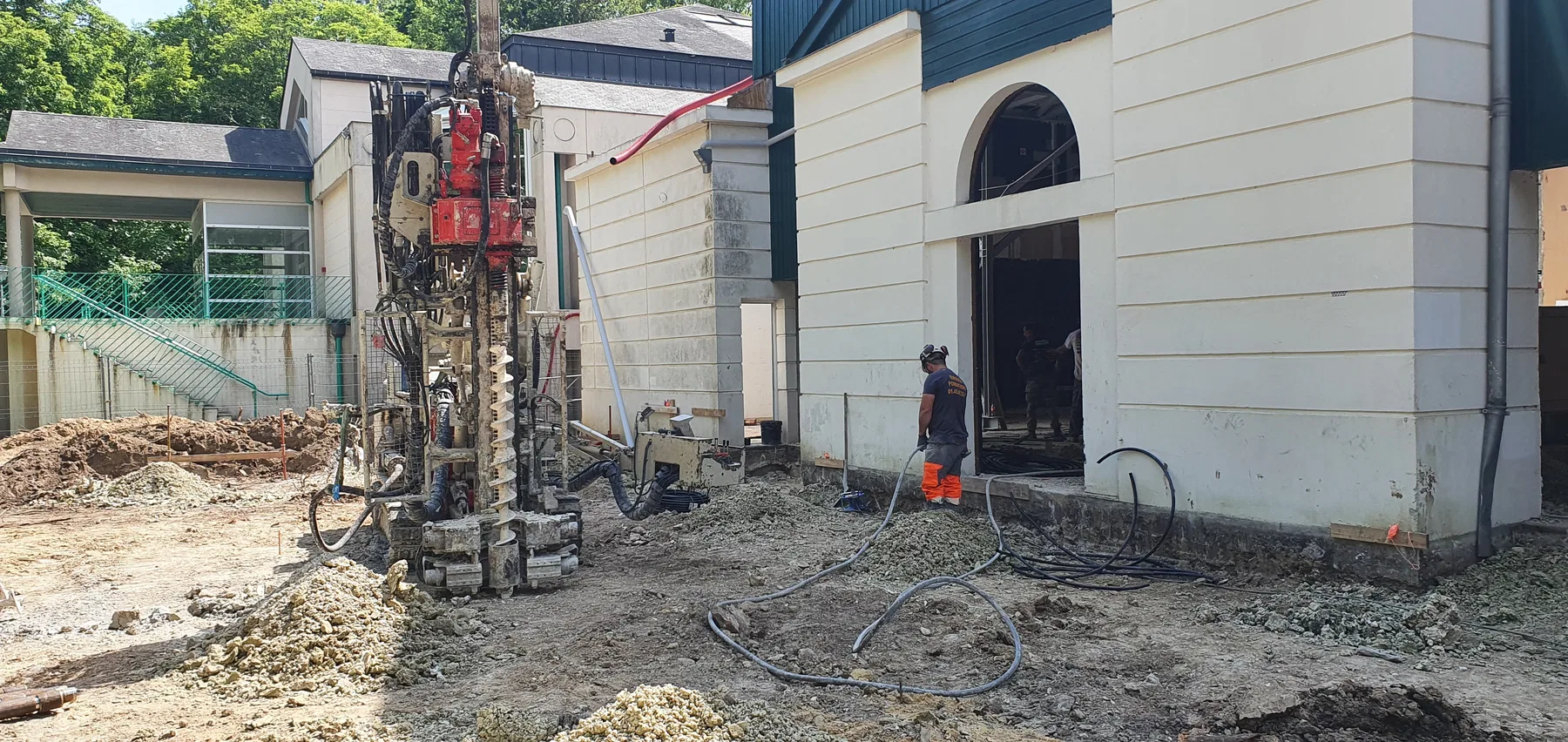 Forage pour fondations spéciales sur le chantier du centre culturel
