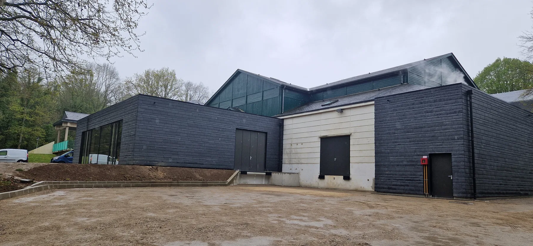 Façade du centre culturel de Mennecy après extension et rénovation