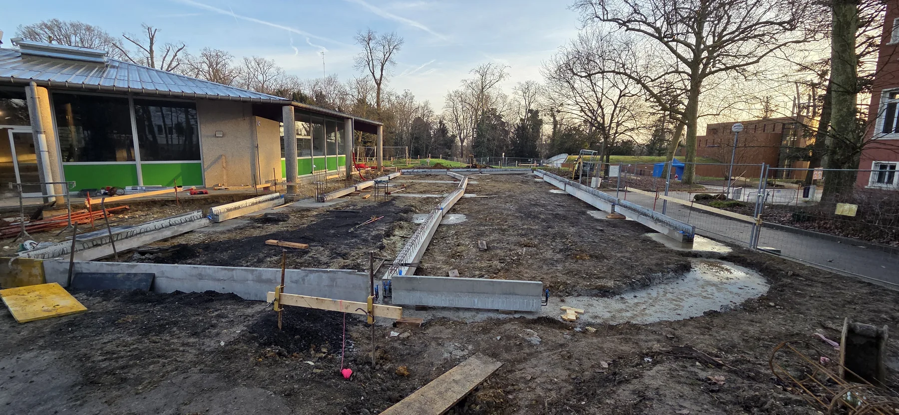 Terrassement et fondations de l’extension du restaurant scolaire à Brunoy